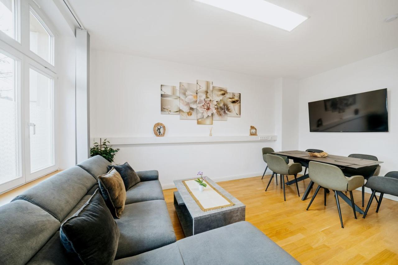 Blissplace 3 Zi Premium Apartment Nahe Getec Arena Mit Kingsize Betten Und Balkon Magdeburg Dış mekan fotoğraf